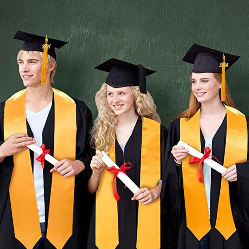 Set di berretti per abiti da laurea per adulti Set di berretti per abiti universitari Costume da scapolo Set di 5 pezzi abito da laurea accademico Robe berretti da tavola