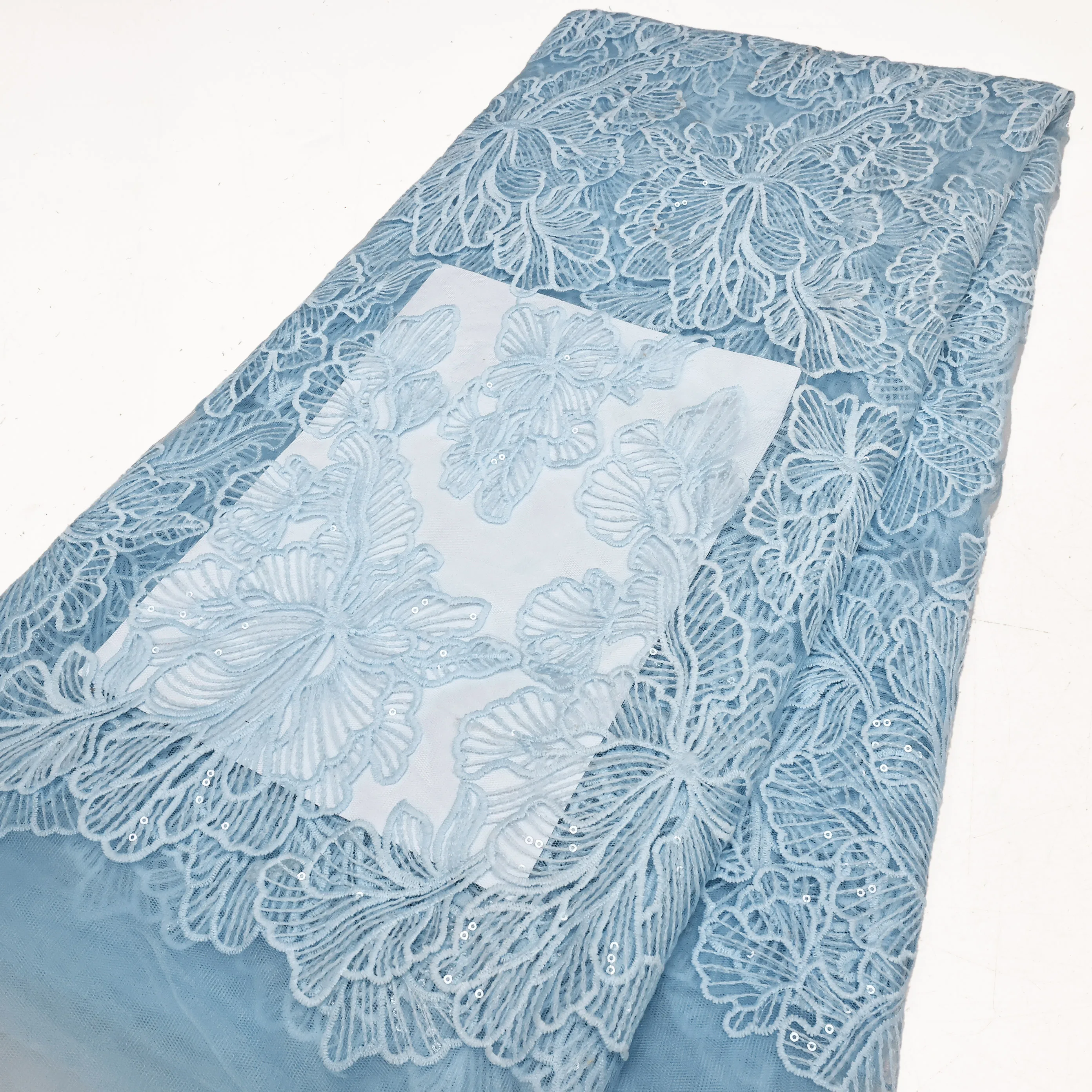 Nigérian plus récent paillettes tissu cordon dentelle tissus femmes africain Soluble dans l'eau dentelle robes de mariée 5 Yards lait soie dentelle tissu