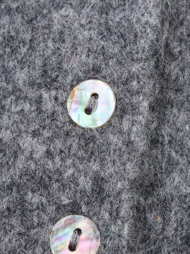 เสื้อแจ็คเก็ตไหมพรมแขนยาวปกเสื้อตกแต่งแบบซ้อนชั้น สไตล์ยุโรปและอเมริกา คอลเลคชั่นใหม่ล่าสุดสำหรับฤดูใบไม้ร่วงปี 2025 สำหรับผู้หญิง