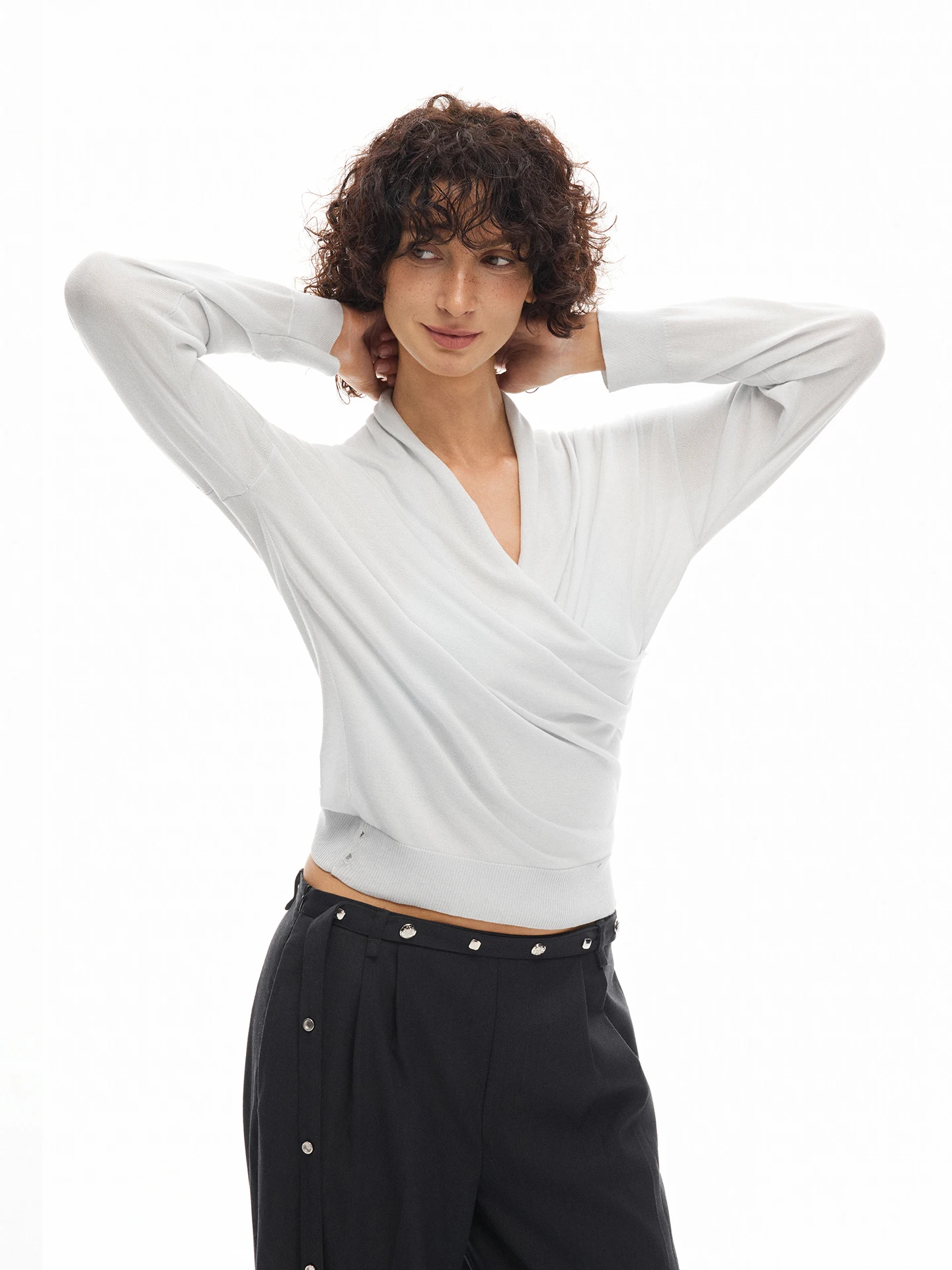 

Interris Wool Blend Knitted Sweater V-Ne Casual Sle Thin Transparent Drapey Cross Design Women's Faion Spring 2026