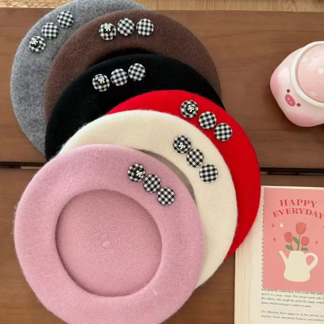 الخريف والشتاء قبعة المرأة أسود أبيض زر قبعة الرسام قبعة عادية خمر 2025 جديد