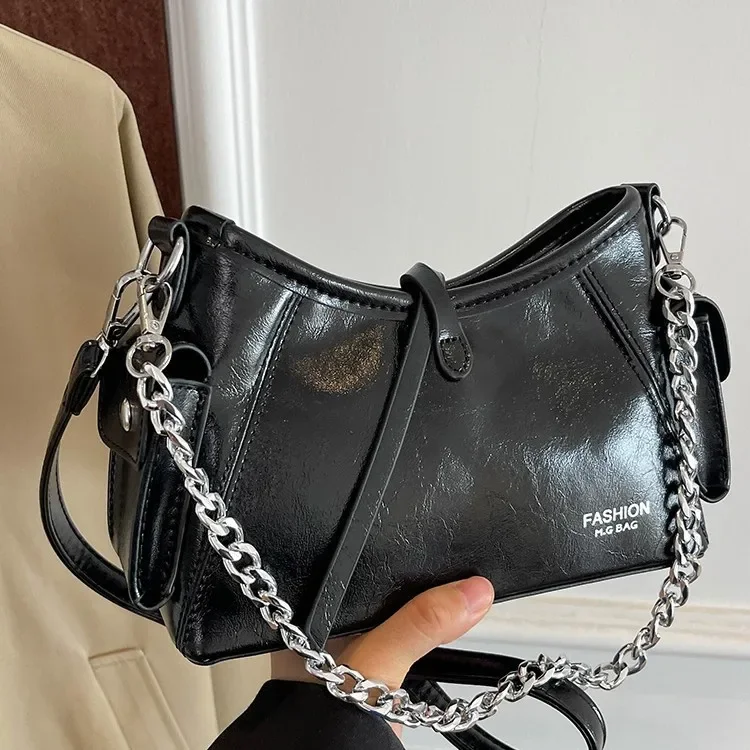

Korean Style Crossbody Bag for Women - Chic Chain Design, High-End Aesthetic, Minimalist Fashion, Luxury Shoulder Bag for Office