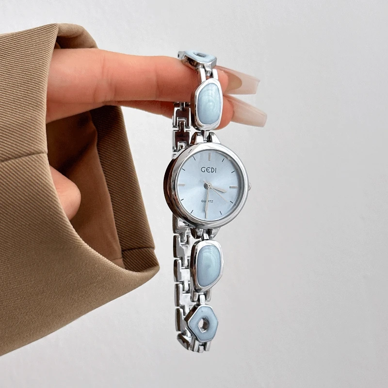 

Trend classic women's watch women's light luxury niche high sense 2025 new student waterproof watch birthday gift