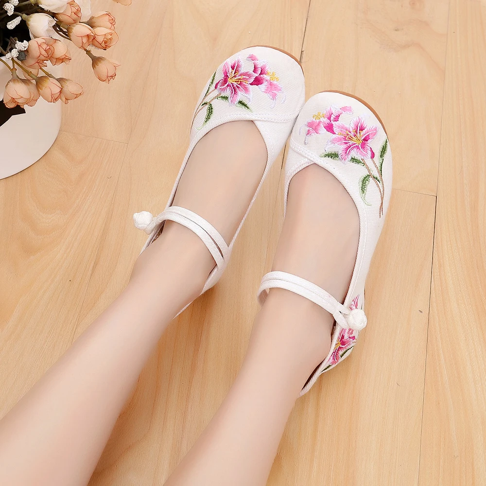 Classic Comfortable Lily Flower Embroidered Shoes Single Shoes Women Flat Heel Shoes Work Shoes Low Heel Shallow Mouth Shoes