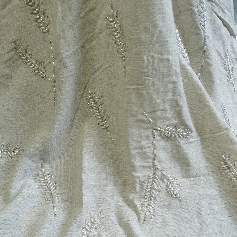 

Высококачественная однотонная конопляная ткань с блестящими бусинами и цветами, клейкая льняная ткань для одежды, дизайнерская ткань, продается на метр.