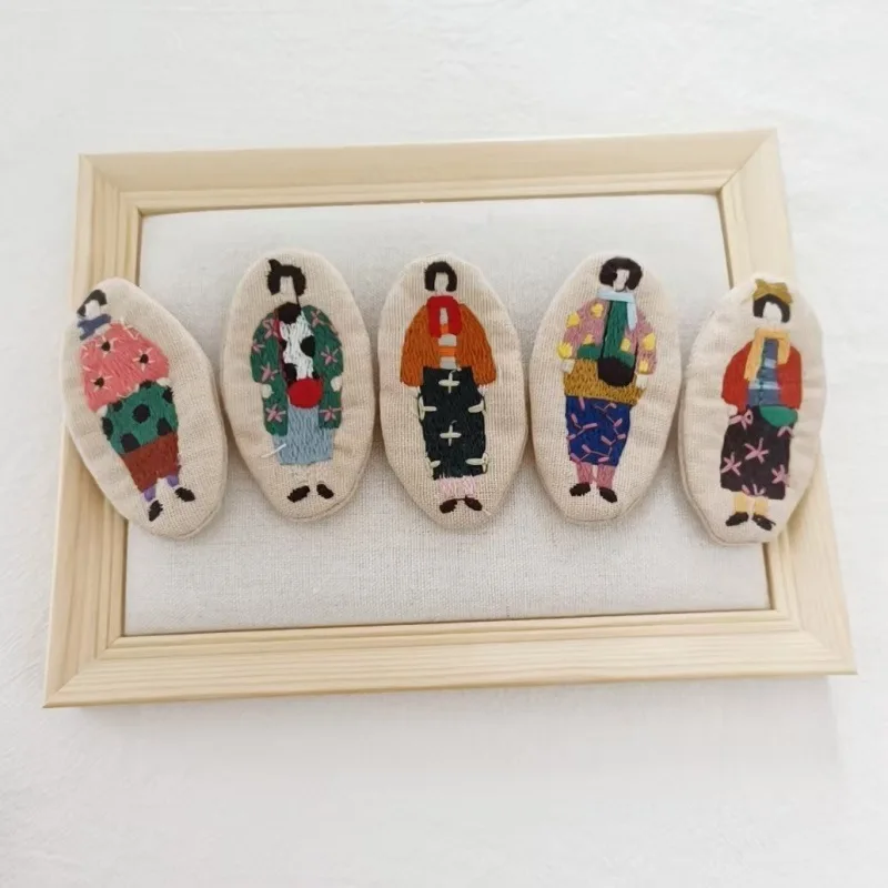 1pc Japanese-style Fun Embroidery Brooches Personalized and Creative Girl Fabric Pins Bags and DIY Accessories