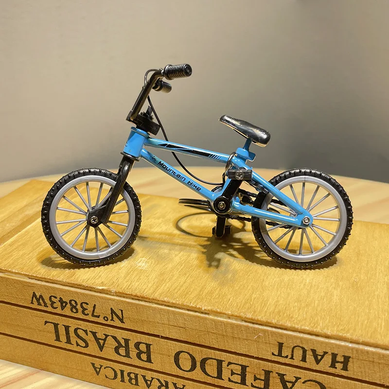 Creative Cartoon Simulation Bicycle Model Keychain Backpack Decoration Finger Bike Keychains Children Toy Gifts Wholesale