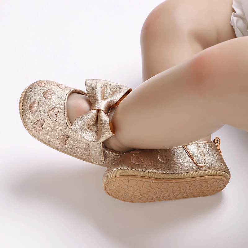 HAIZHIW جديد الحلو الطفل بولي Leather الجلود بيبي بوي فتاة طفل الأخفاف Moccs أحذية القوس هامش لينة سوليد عدم الانزلاق الأحذية سرير الأحذية