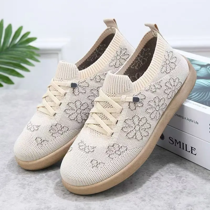 

Весенне-осенняя новая женская повседневная обувь из эластичной ткани на плоской подошве с мягкой подошвой, нескользящая прогулочная обувь с круглым носком и принтом для пожилых людей