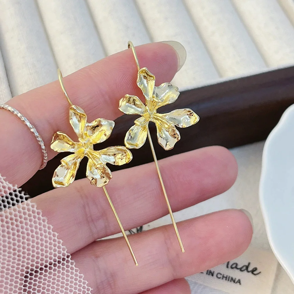 Transparent Iris Flower Drop Earrings for Women Elegant Temperament Pendientes Punk Simple Jewelry Trend Creative Accessories