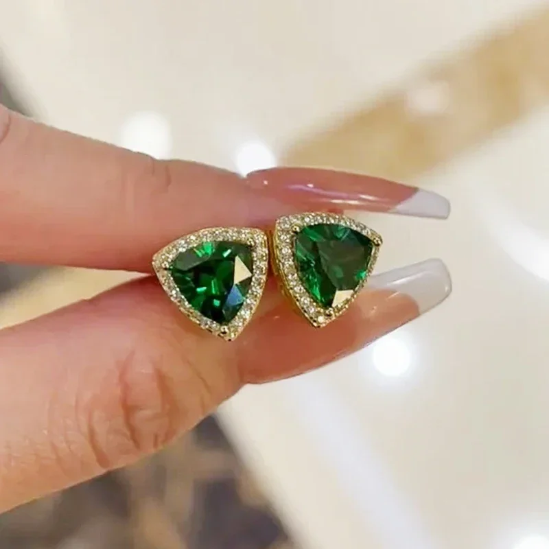 Huitan kreative grüne Zirkonia Ohr stecker für Frauen zierliche trend ige Ohr Accessoires elegante Party Verlobung Schmuck Geschenk