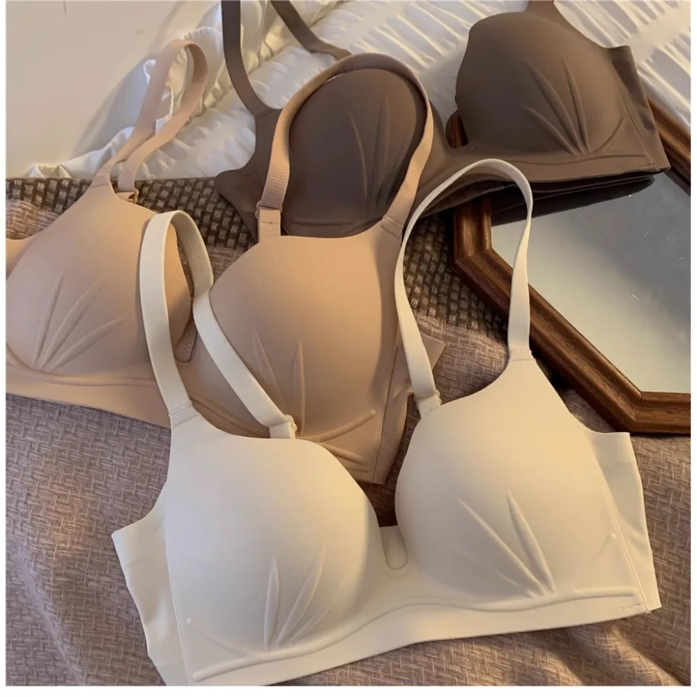 New Frameless Breast Augmentation Bra Simple Ringless Push-up Bra Traceless Breathable Underwire Bras Women