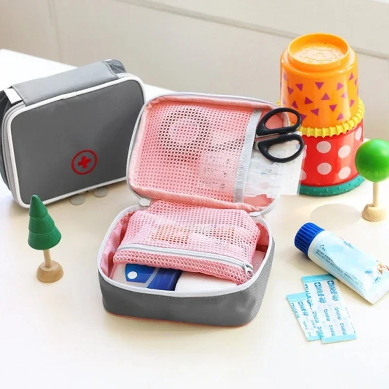 Mini Outdoor First Aid Kit Bag Travel Portable Medicine Package Emergency Kit Bags Medicine Storage Bag Small Organizer