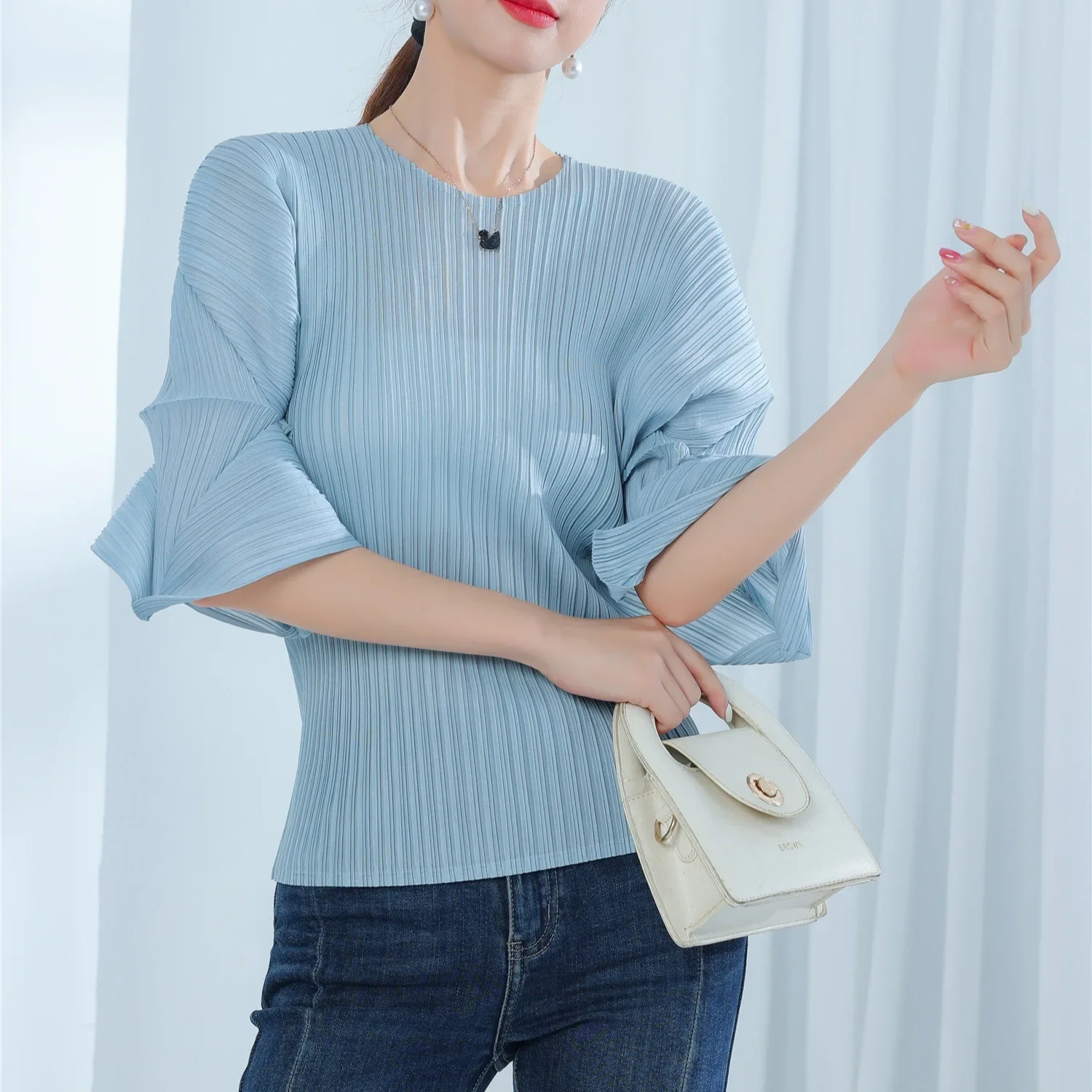 

ALSEY Miyake Solid Color Women's Tops Flower Sleeves Round Neck Temperament Commuter Tops Pleated Casual T-shirt 2024 Summer New