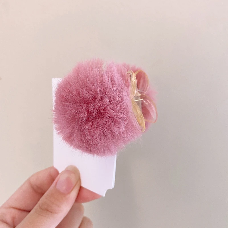 Women Furry Faux Fur Plush Hair Claw Clips Girls Cute Mini Balls Hair Clips Solid Color Fuzzy Barrettes Fluffy Pom Pom Hairpins