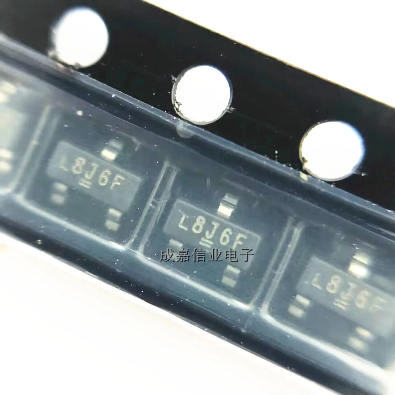 SI2308BDS-T1-E3 SOT-23-3 마킹, L8 트랜스 MOSFET N 채널, 60V, 2.3A, 3 핀 작동 온도:- 55 C-+ 150 C, 로트당 10 개