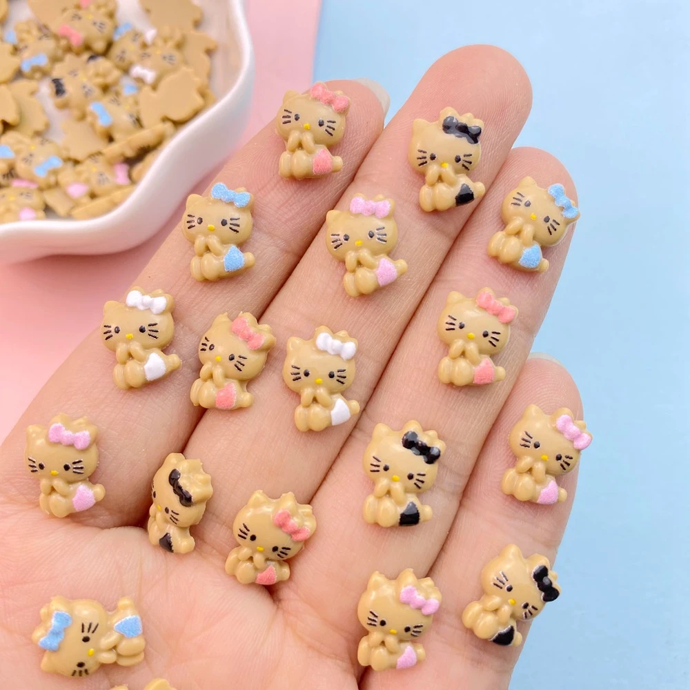 50 peças de mini pingentes de resina com desenhos animados da Sanrio, laços coloridos de café, gatinhos, strass, para artesanato DIY, decoração 3D para unhas e joias.