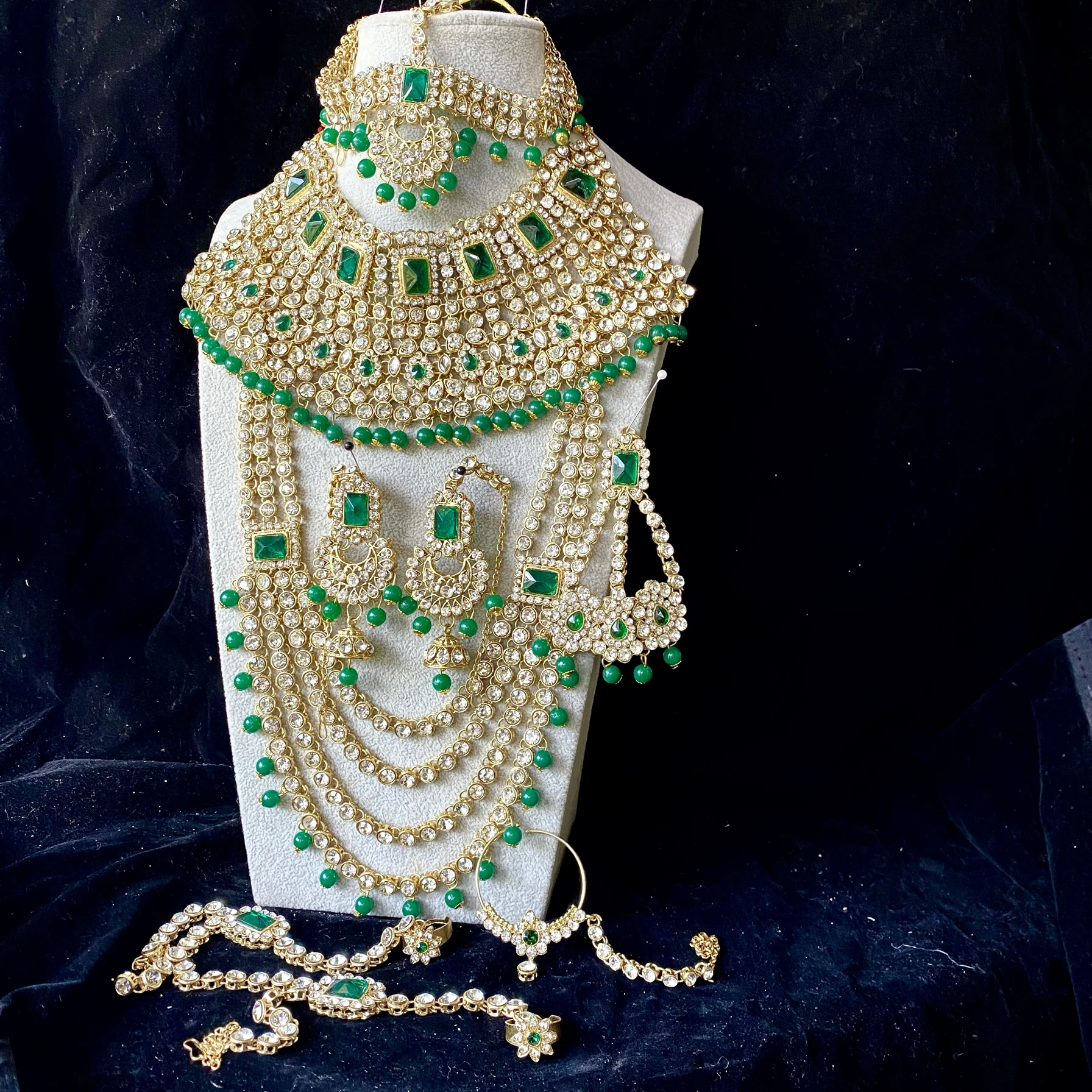 wedding-bride-ancient-style-jewelry-set-ethnic-flavor-photography-studio-belly-dance-decorations-fashionable-fashionable