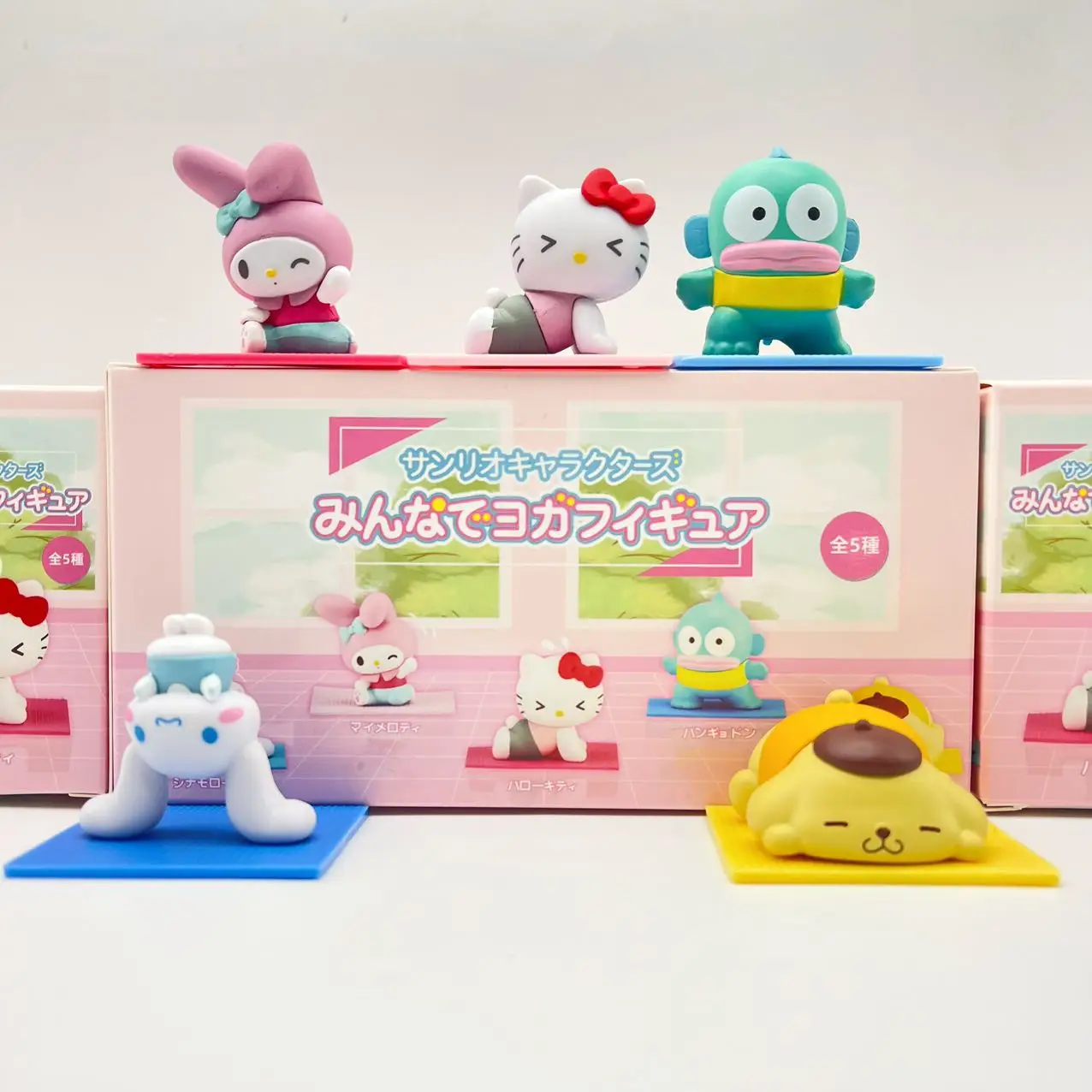 Estatueta de anime de caixa cega da série Hello Kitty Yoga Hanton ‌ Pompompurin ‌ Cinnamoroll ‌ Cinnamoroll Figuras Decoração Modelo Brinquedos Presente