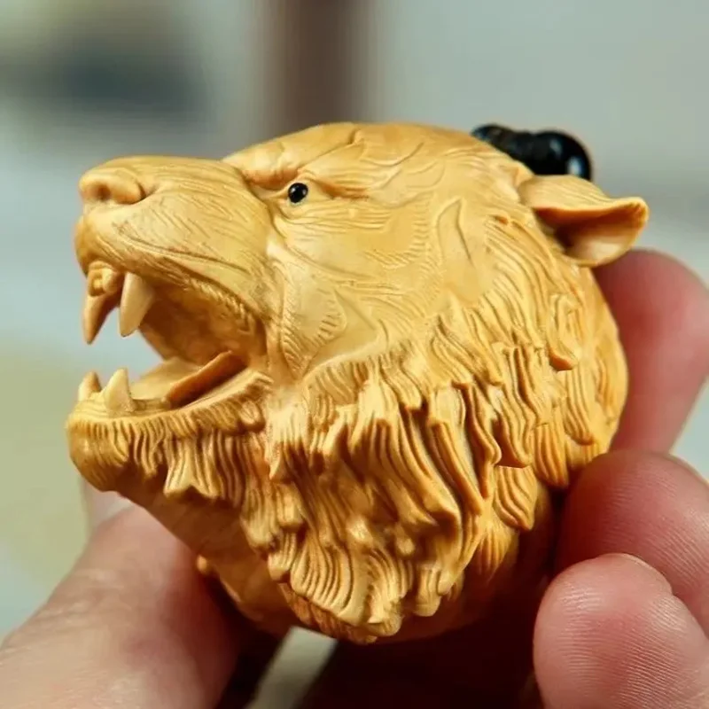 

Huangyang Zodiac Ornament Wood Carving Pendant For Men To Carry Them, Literature Hands, And Tiger With Power