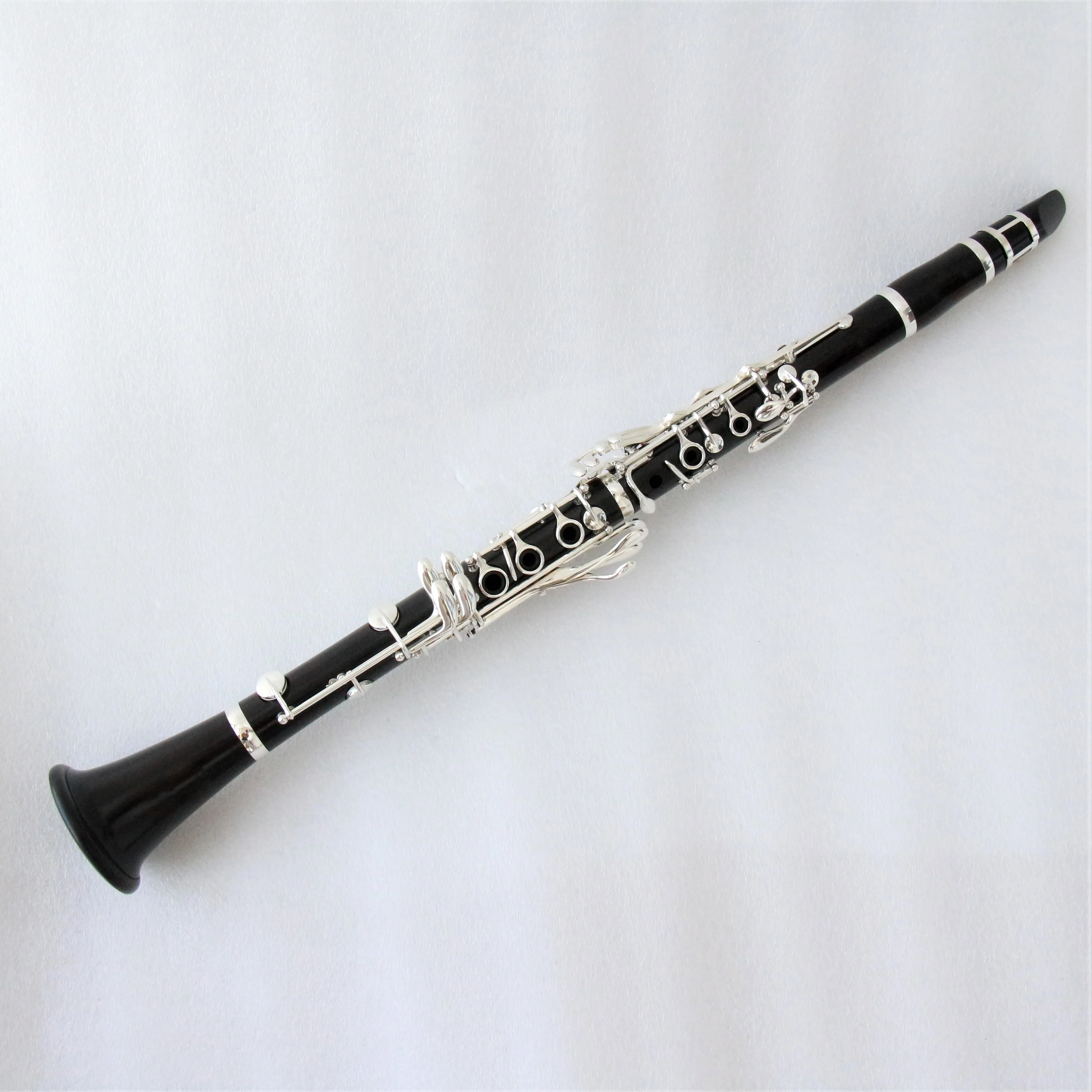 Hot Selling Professional Silver Plate Ebony Body Clarinet Solid Wood 18keys Silver Plating Performance Level Clarinet