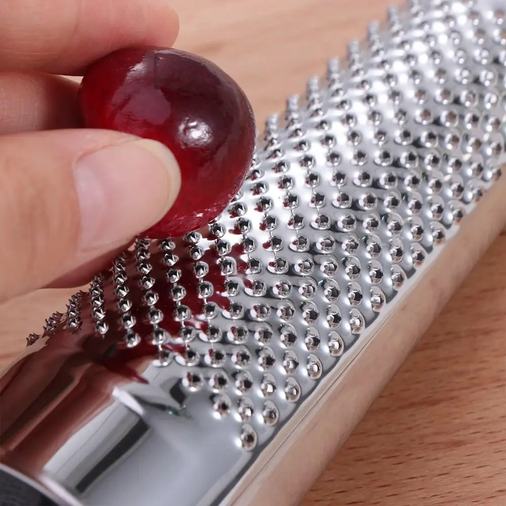 

Multifunctional Stainless Steel Nutmeg Grater Rustproof Hand Held Cheese Grater Hangable Ginger Grater Lemon