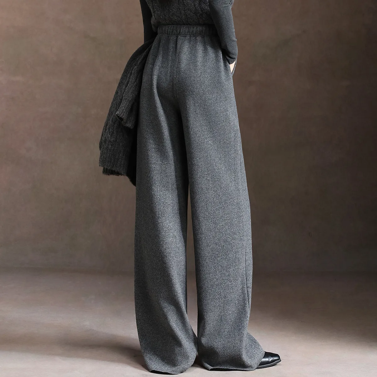 LOUIS YAO Women's Thick Knitted Straight Leg Pants 2025 Autumn Commuting Vertical Feel Drawstring Rubber Waist Casual Pants