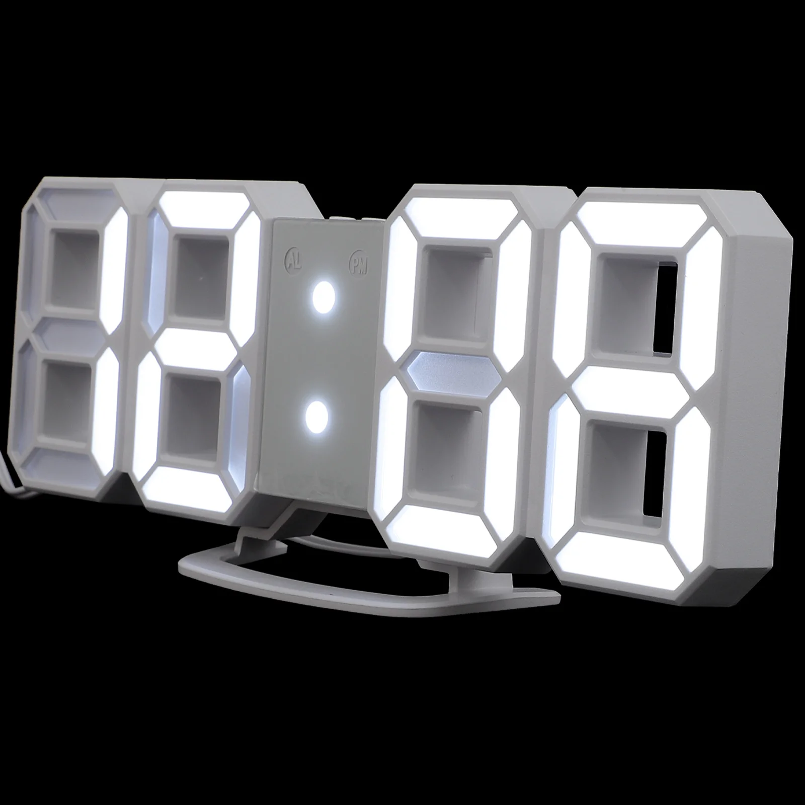 

LED Wall Silent Home Decoration USB Powered Hanging Clock Plastic Material Large Display Digital Clock for Living Room Dorm