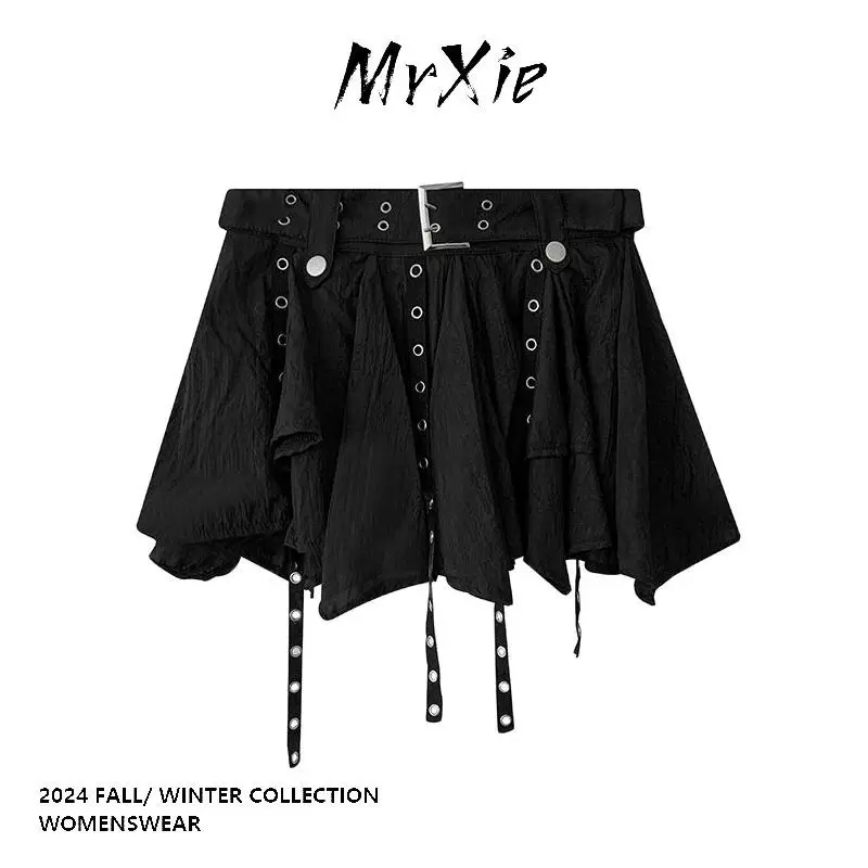 

Women Crumpled Layer Mini Skirt with Belt Strap Elastic Back Asymmetrical Short Skirt Grunge e-Girl Y2K Acubi Outfit