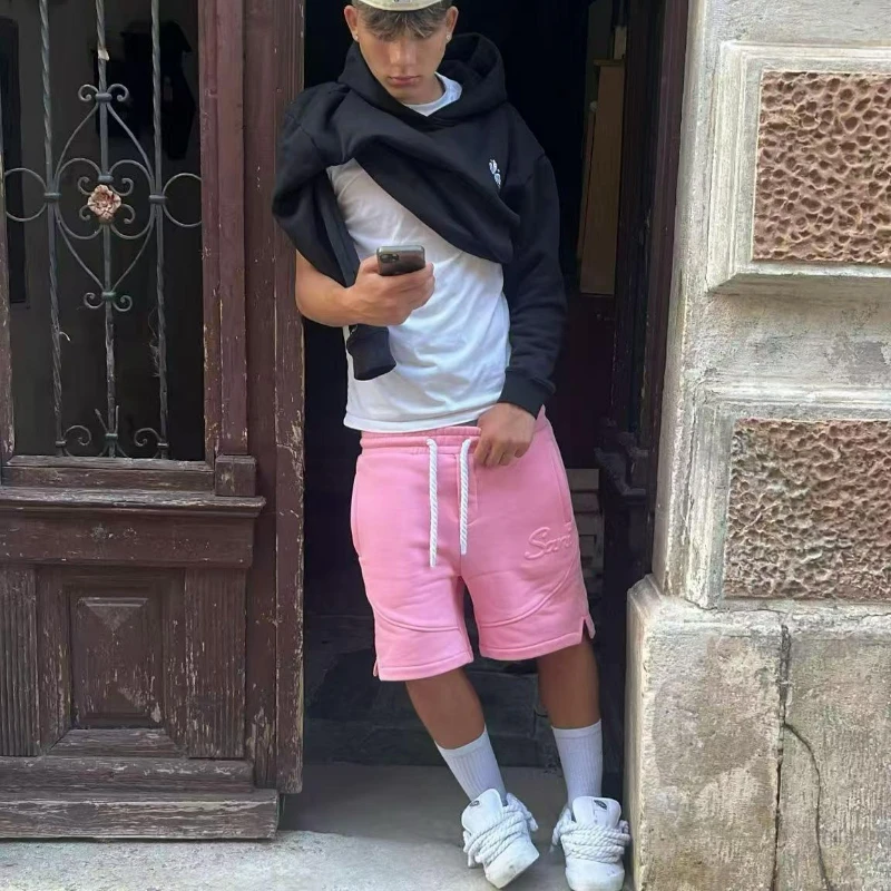 

Новинка 2025, однотонные мужские розовые шорты Y2k, рельефные спортивные штаны с тиснением букв, ретро, повседневные, в стиле хип-хоп, модные короткие Harajuku, унисекс, мешковатые штаны