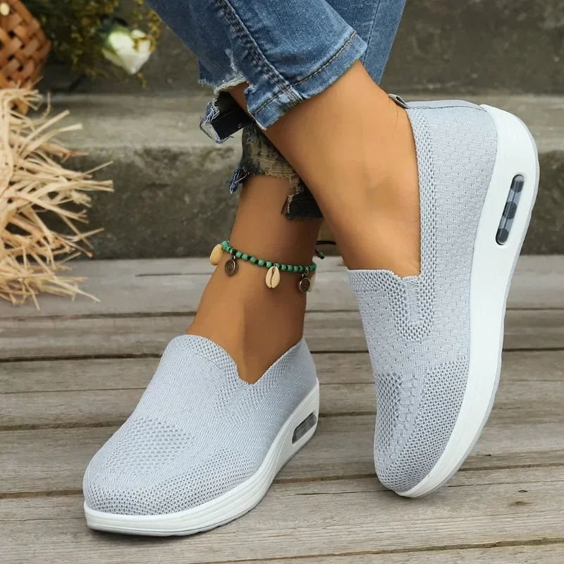 2024 Summer Women\'s Fashionable Vulcanized Shoes Thick Sole Solid Color Breathable Women\'s Shoes Casual Comfortable Sports Shoes