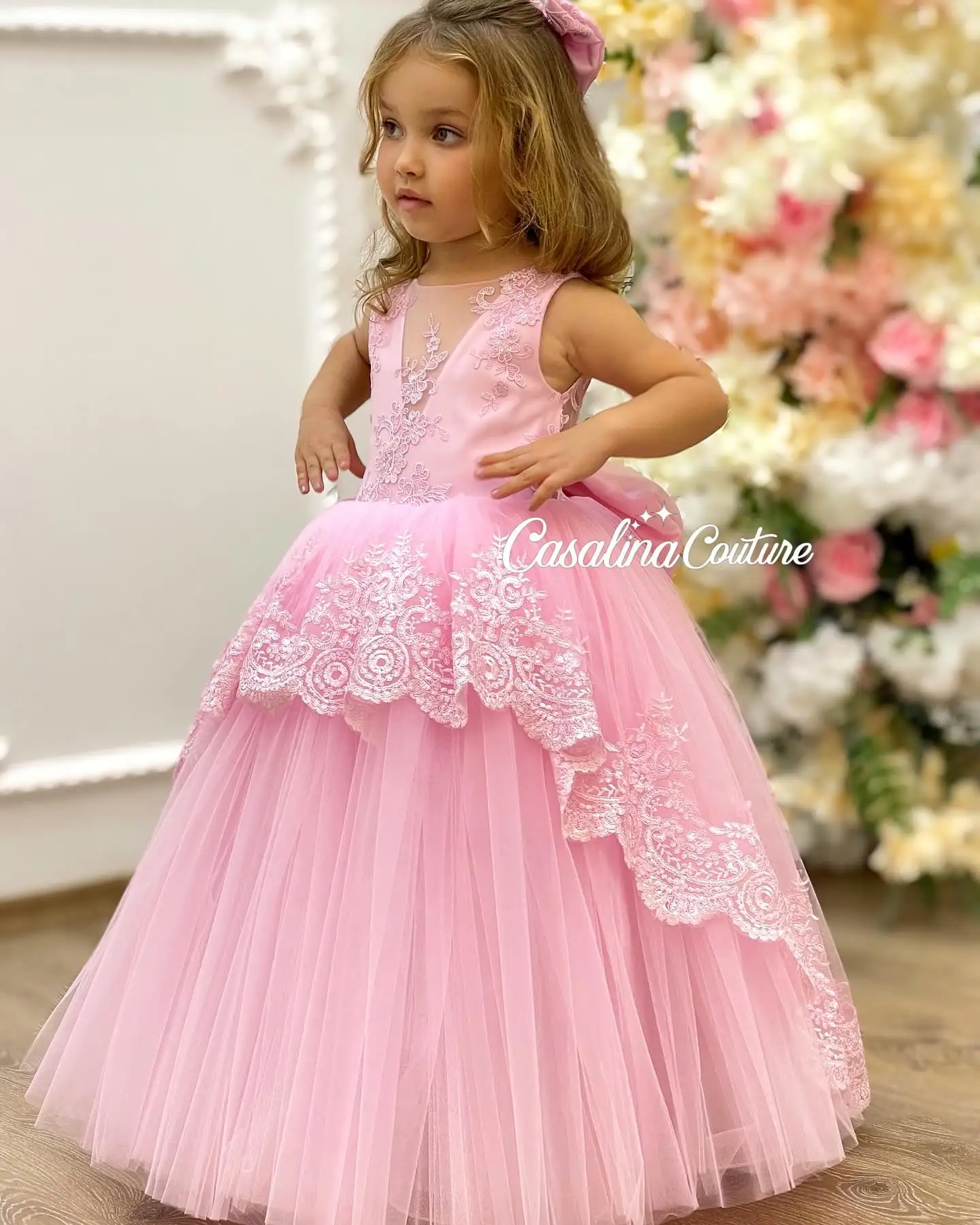 

Elegant Pink Flower Girl Dresses Lace Sleeveless Children Birthday Gowns with Bows Tiered Little Kids Wedding Guest Dresses