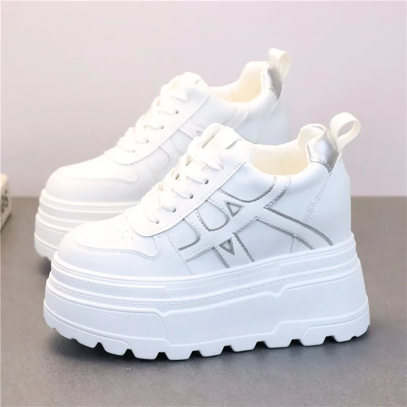 أحذية رياضية بيضاء بنعل سميك لزيادة الارتفاع 12 سم - أحذية مريحة بكعب مخفي للنساء للخريف/الشتاء رياضية عالية الجودة للنساء الصغيرات