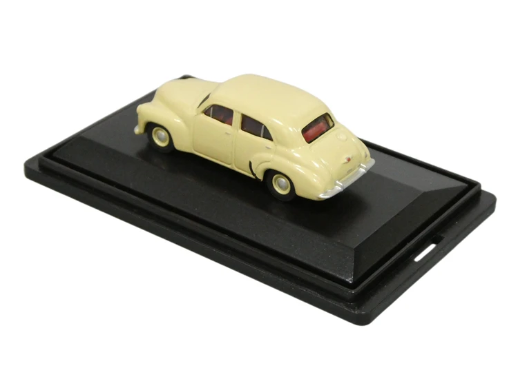 1/87 HO Scale Alloy Car Model 1948 FX Sedan Vintage Car Model Train Scene Miniature Collection Sand Table Landscape Adult Gift