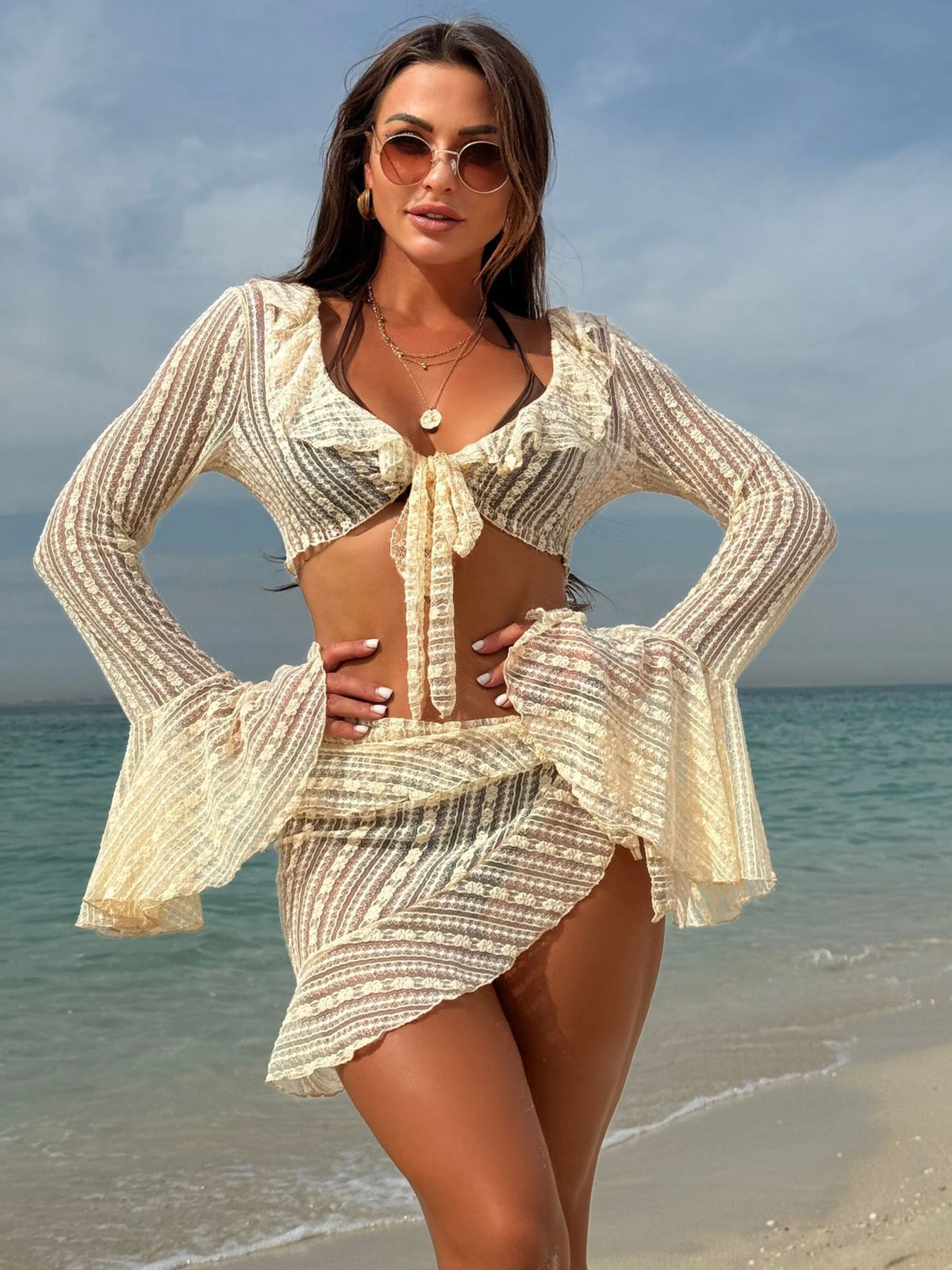 2025 جديد مثير الدانتيل نفخة الأكمام أربع قطع بيكيني مجموعات ملابس السباحة للنساء طويلة الأكمام ملابس السباحة الإناث لباس سباحة بحر