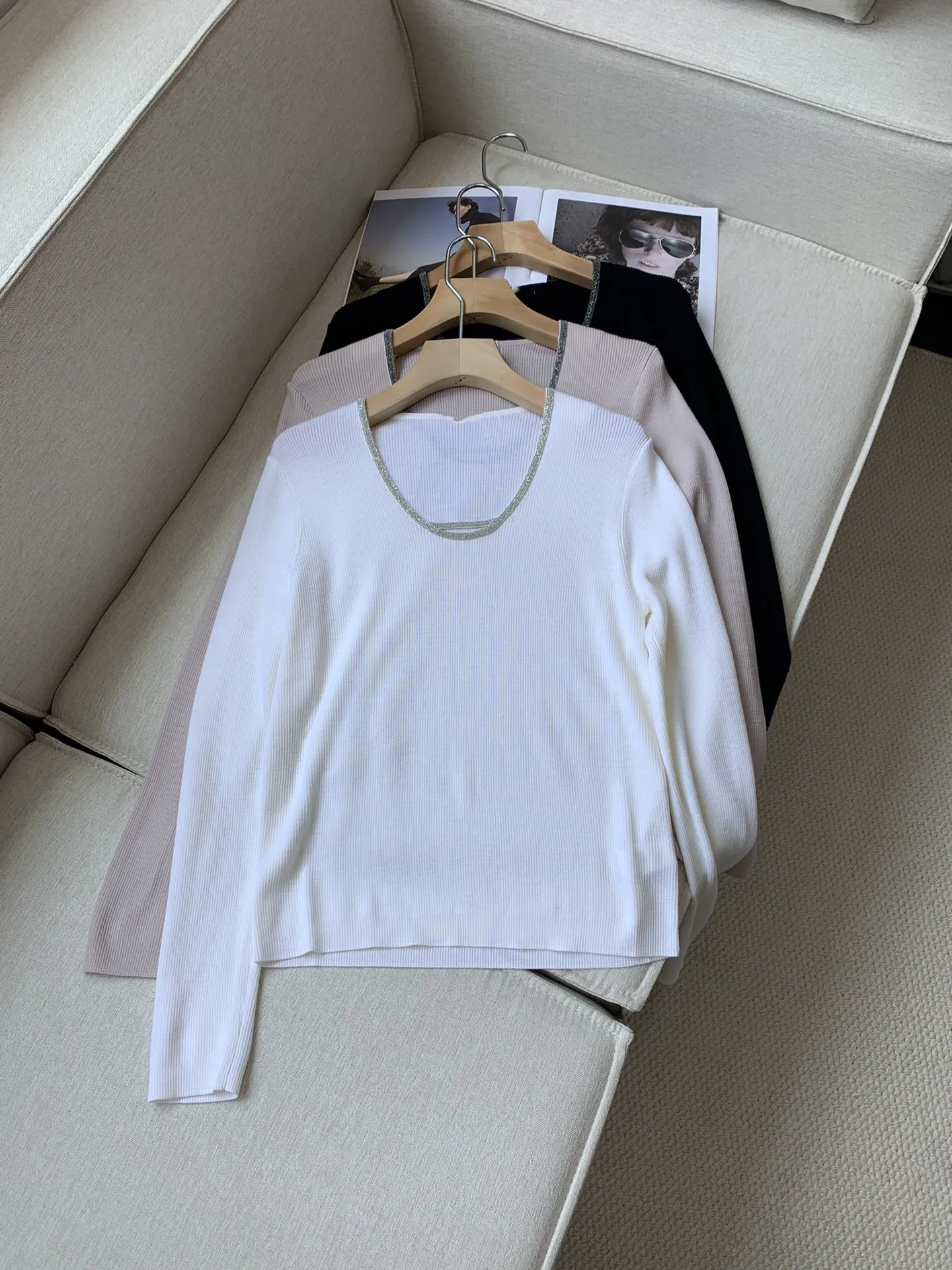 

Women's T-shirt 2024 New Spring Autumn Bead Chain U Neck Slim Casual Long Sleeve Knitted Top