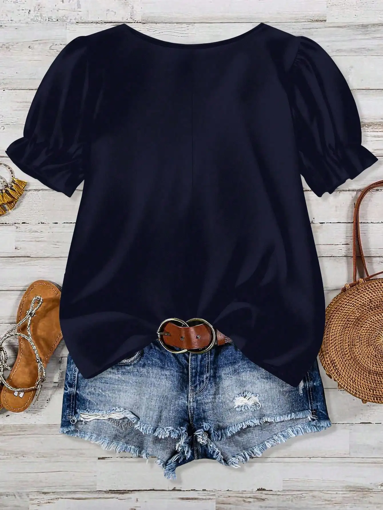 

Темно-синяя повседневная минималистичная блузка с пышными рукавами для женщин на лето