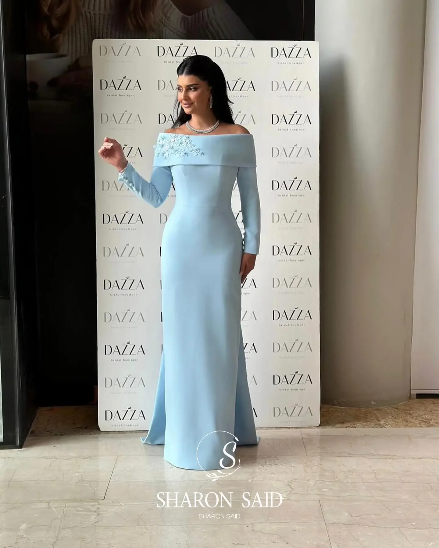 Sharon กล่าวว่าปิดไหล่ชุดราตรีสีชมพูแขนยาวเย็บปักถักร้อยสําหรับงานแต่งงานของผู้หญิงชุดอย่างเป็นทางการ SF404 ที่กําหนดเอง