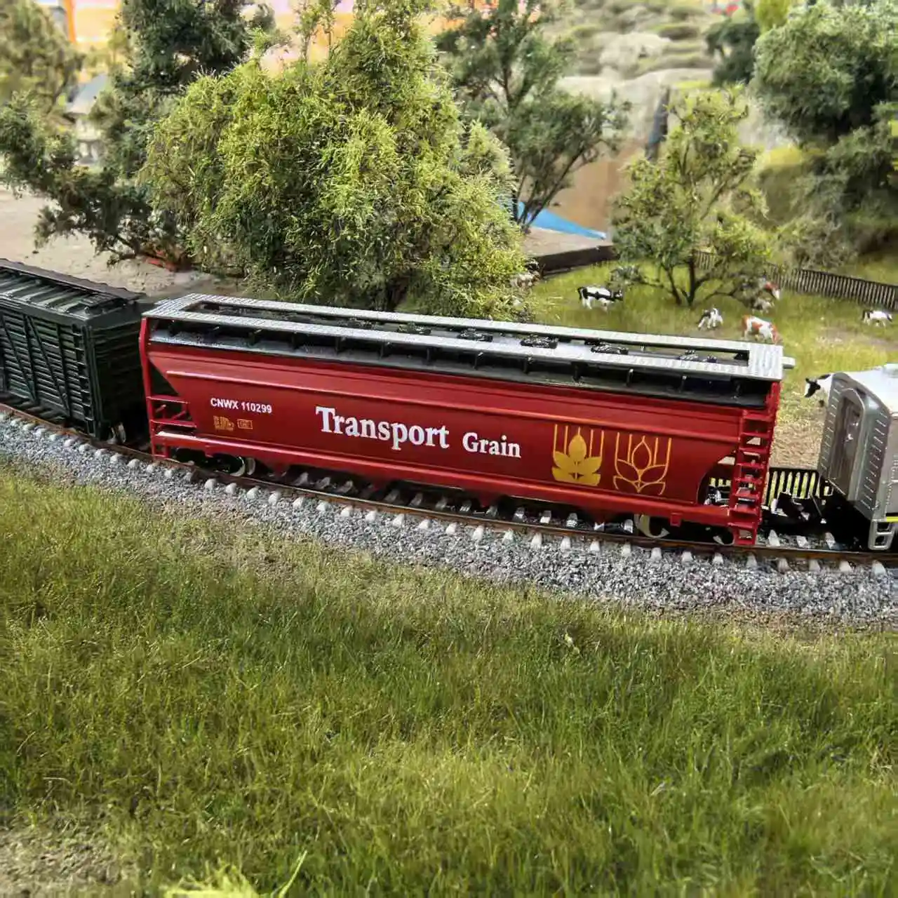 

N Scale 1:160 Grain Transport Train Model Metal Wheels Train Carriage Model Adult Classic Collection Sand Table Static Display