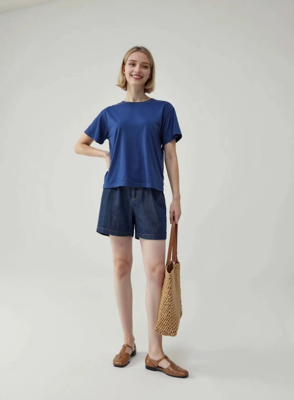 

Летняя однотонная футболка с круглым вырезом в европейском и американском стиле