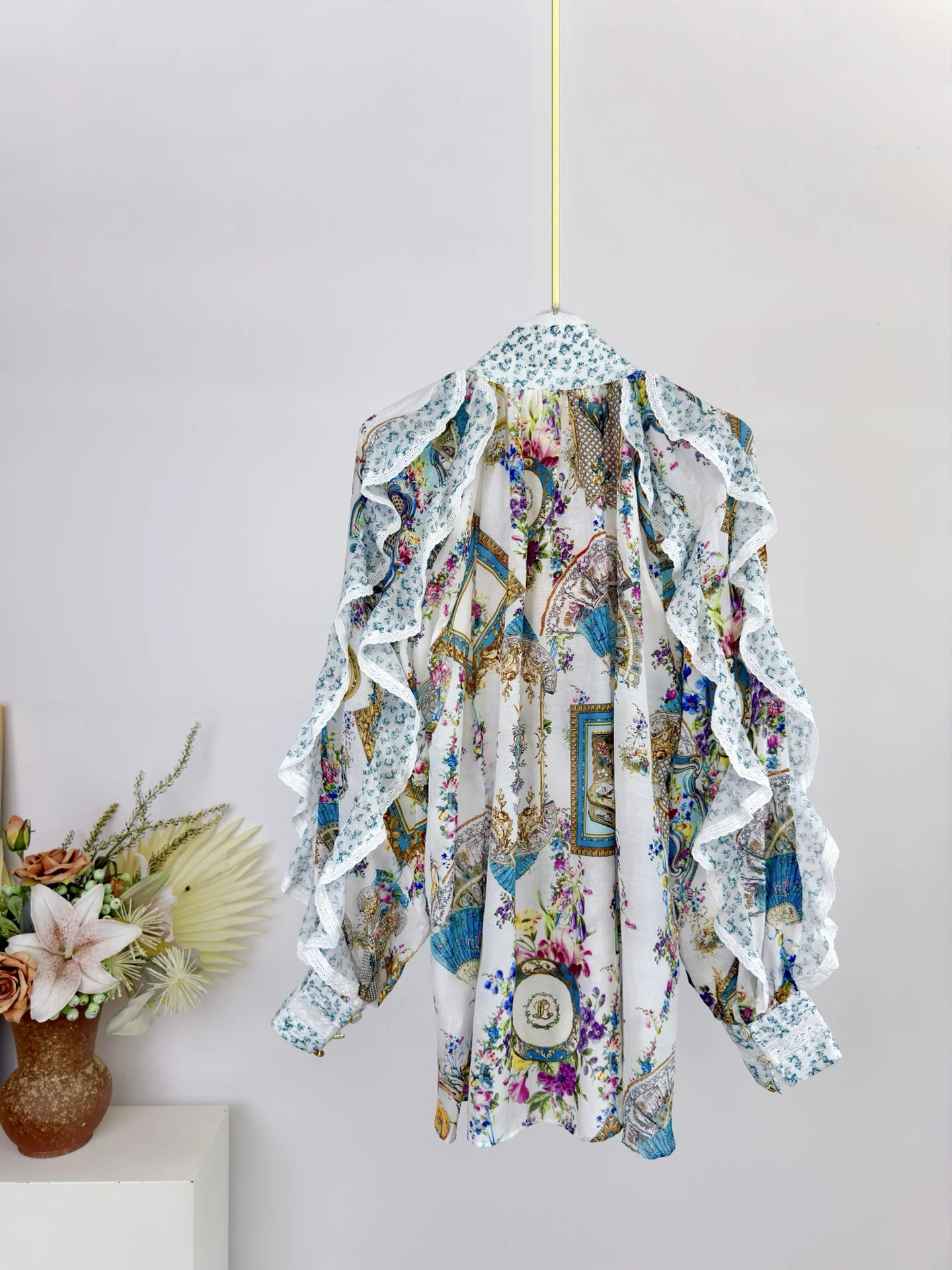 2026 Women Flower Print Set Crystal Beaded High Waist Linen Shorts + Ruffles Spliced Lantern Sleeve Silk and Cotton Shirt Suit - view 3