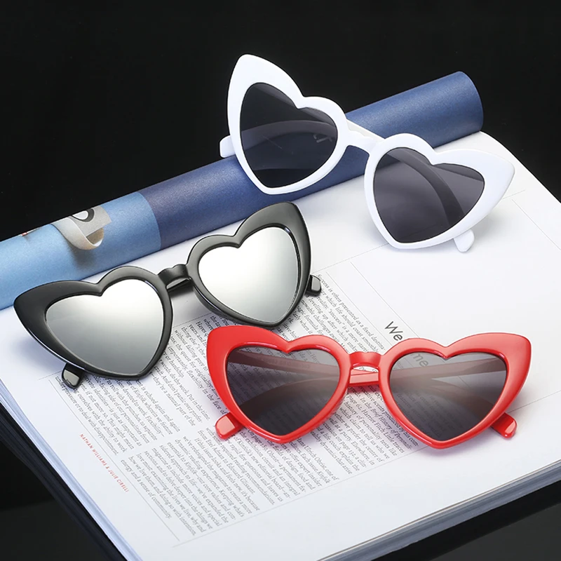 4pcs Heart Shaped Sunglasses Women Cat Eye Female Sun Glasses Brand Retro Love Black White Eyewear Men Shade UV400