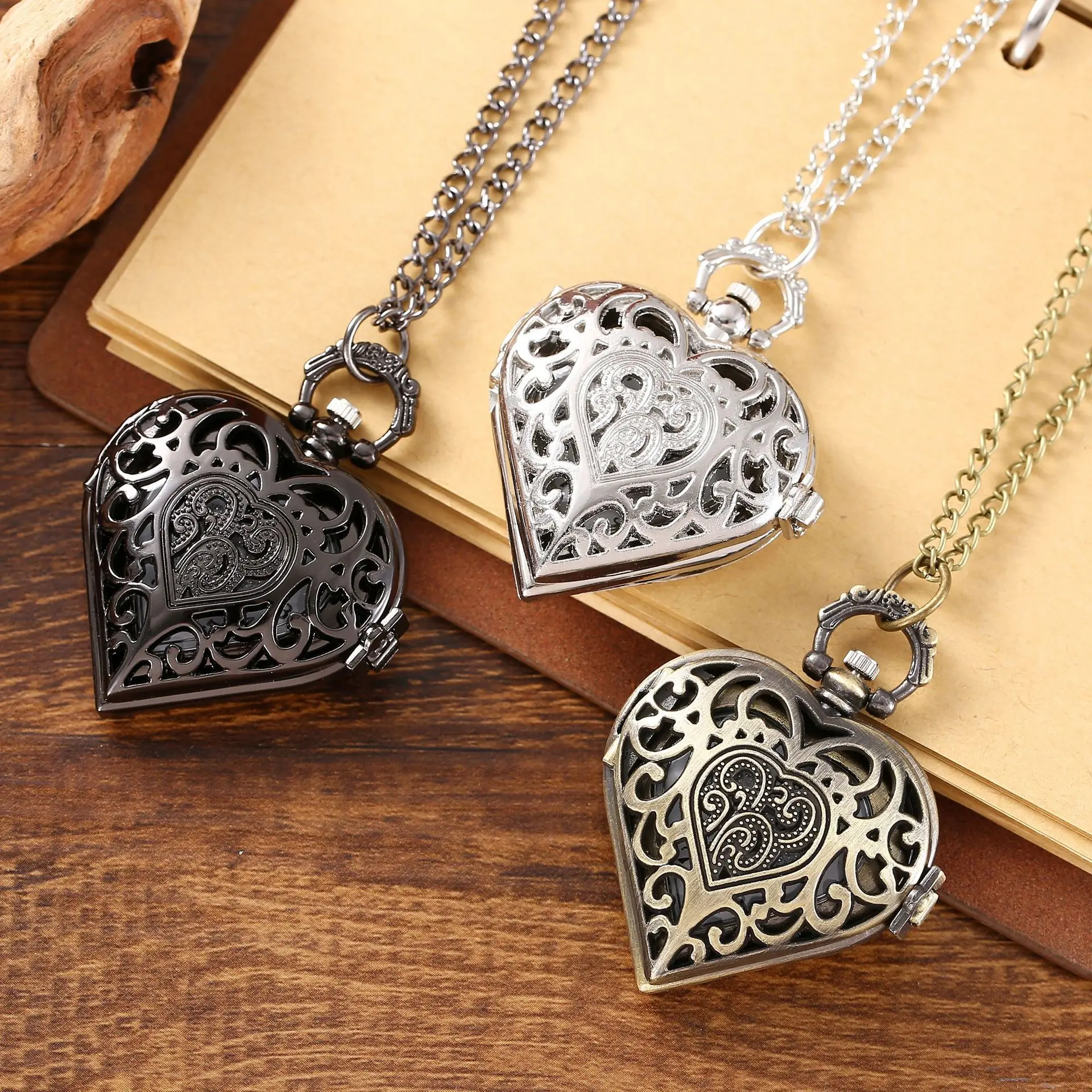 Pocket Watch,Retro Hollowed Out Heart-Shaped Silver Pocket Watch,Creative Flip Quartz Hanging Chain Heart-Shaped Pocket Watch