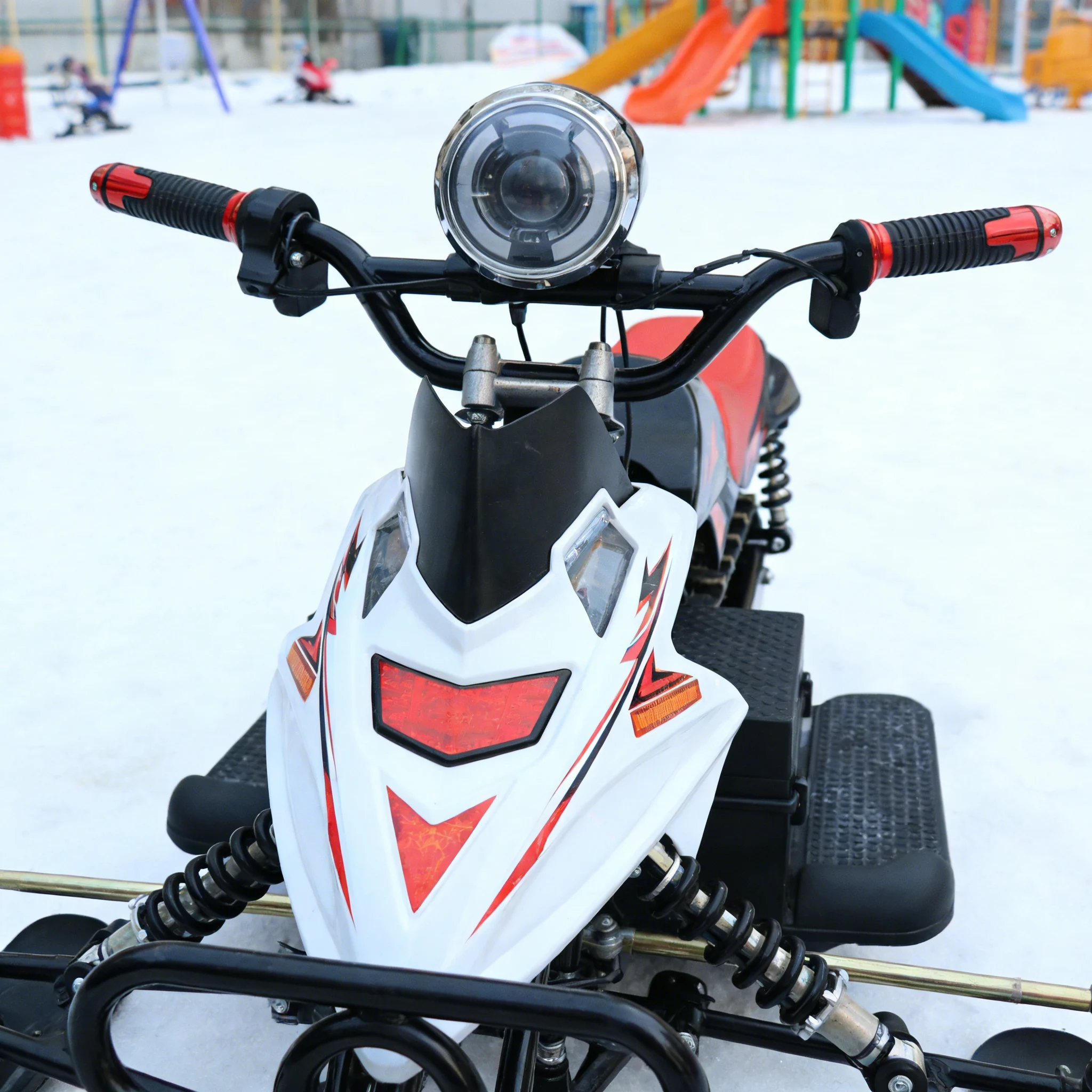 

Популярные высокопроизводительные электрические снегоходы: компактные и портативные для путешествий и хранения.