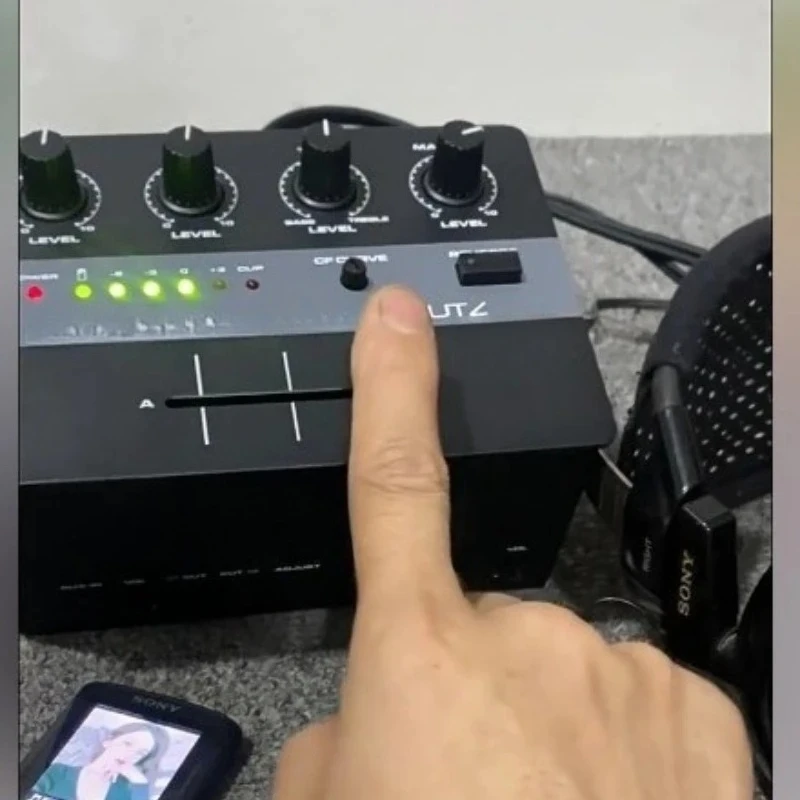 Mini HIFI headphone amplifier mixing console