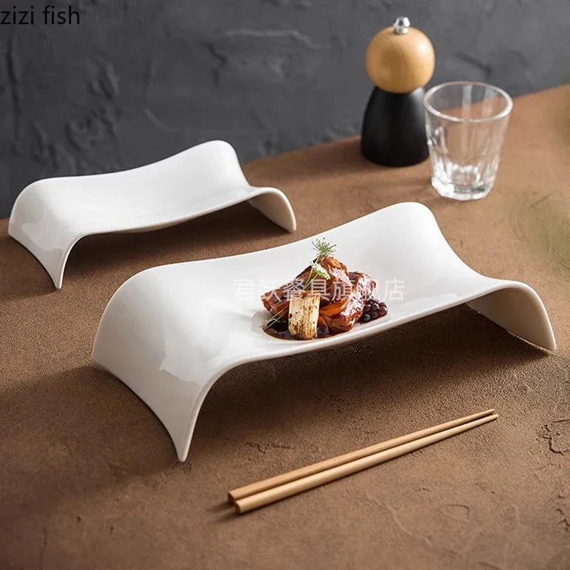 Czysty biały ceramiczny talerz z poduszką Kreatywny talerz deserowy Talerz do sushi Talerz serwisowy Restauracja Gotowanie molekularne Specjalna