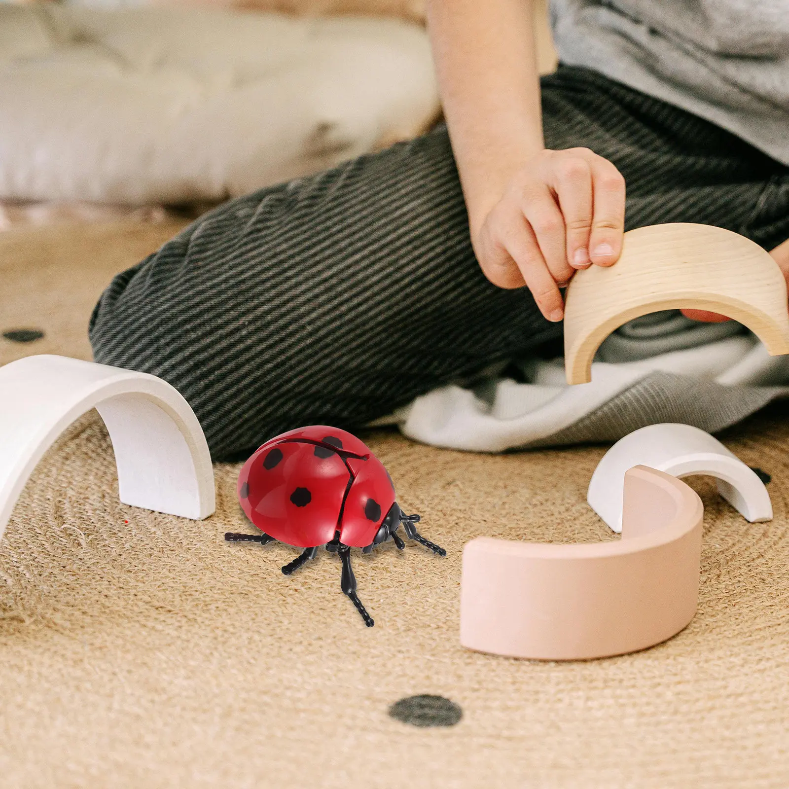 

4Pcs Wind Up Mechanical Ladybird Clockwork Insect Crawling Jumping Bug Realistic Animal Party Favors for Children Fun Play