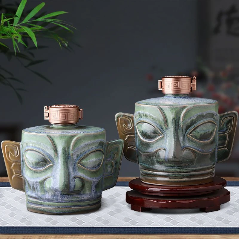 Jingdezhen bottiglia di vino in ceramica imitazione Sanxingdui vaso di vino sigillato contenitore per la conservazione del vino