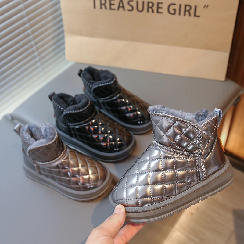 

Зимние сапоги для мальчиков и девочек, новинка 2025 года, зимние детские теплые полусапоги со стеганой бриллиантами и блестящей подкладкой из искусственного меха, детские ботильоны для игр на открытом воздухе