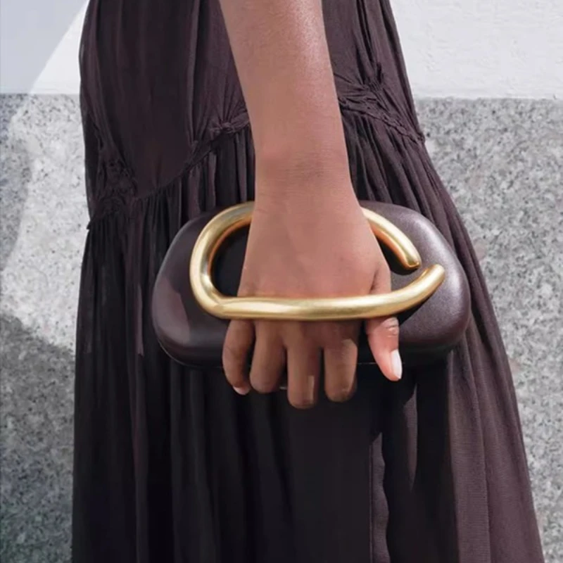 

2025 New Women's Bag Round Box Clutch Evening Mini Bag High Feeling Retro Metal Handle Chain Shoulder Crossbody Bags
